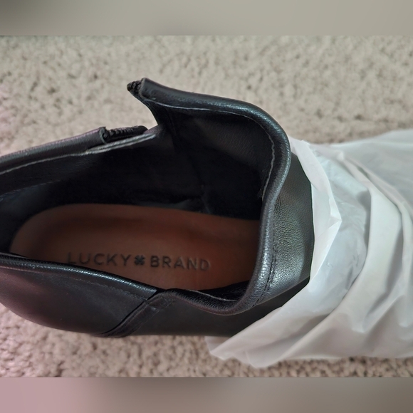 Lucky Brand Women's Black Leather Side Zipper Booties Size 8M - Picture 8 of 9